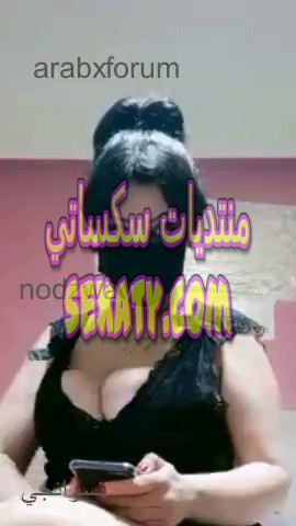 قواد مصري يعرض مراته القحبة في بث مباشر على التانجو 1